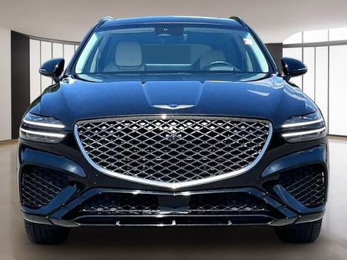 Used 2023 Genesis GV70 3.5T Sport w/ Sport Prestige Package AWD/4WD image 2