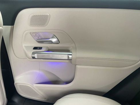 New 2026 Mercedes-Benz GLB 250 image 27