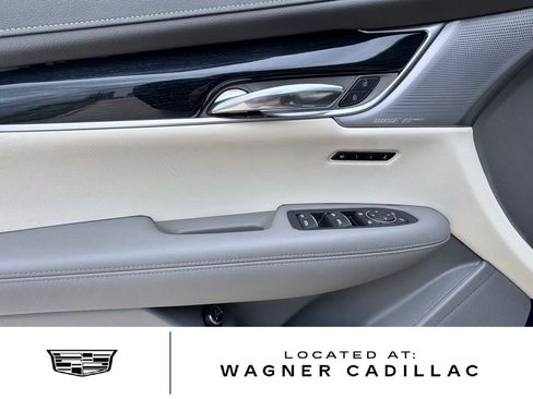 Used 2024 Cadillac XT6 Premium Luxury w/ Technology Package image 14