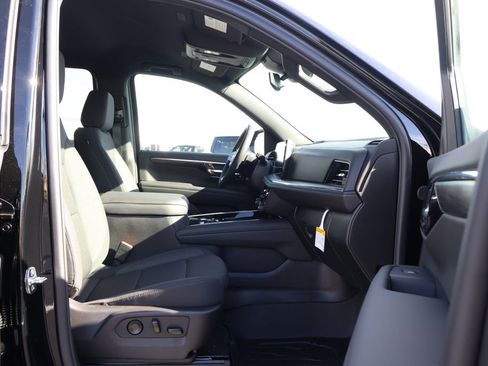 New 2026 Chevrolet Suburban LS image 38