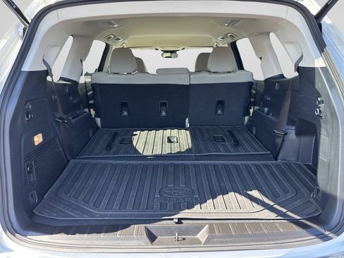 Used 2024 Subaru Ascent Premium w/ Convenience Package AWD/4WD image 9