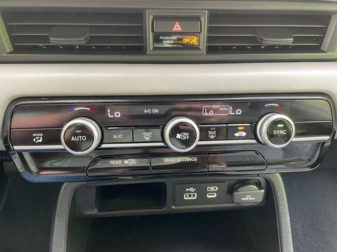 Certified 2023 Honda Pilot LX image 18