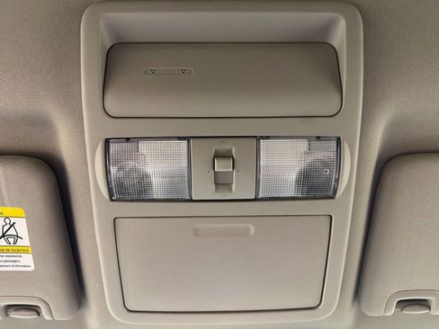 Used 2022 Nissan Frontier SV image 38