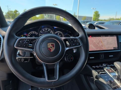 Used 2020 Porsche Cayenne E-Hybrid Coupe AWD/4WD image 30