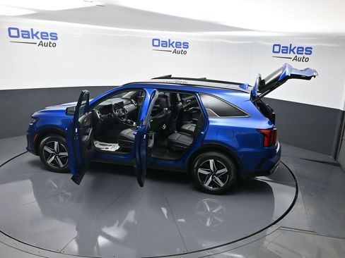 Certified 2022 Kia Sorento EX w/ Panoramic Sunroof Package image 63