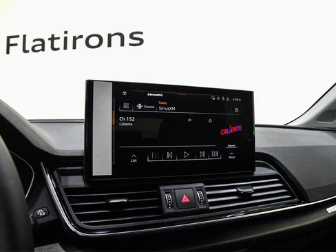 Certified 2025 Audi Q5 2.0T Premium Plus image 24