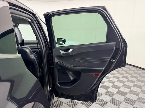 Used 2025 Ford Escape SE FWD image 39