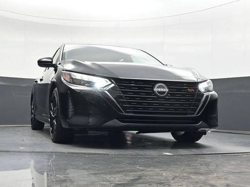 Used 2025 Nissan Sentra SR w/ Midnight Edition FWD image 40