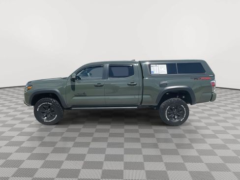 Used 2022 Toyota Tacoma TRD Off-Road AWD/4WD image 12
