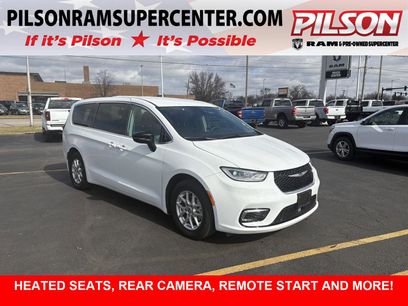 Used 2024 Chrysler Pacifica Touring-L