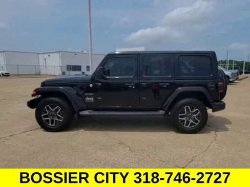 Used 2024 Jeep Wrangler Unlimited Sahara w/ Safety Group AWD/4WD image 5