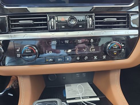 New 2026 Nissan Pathfinder Platinum AWD/4WD image 25