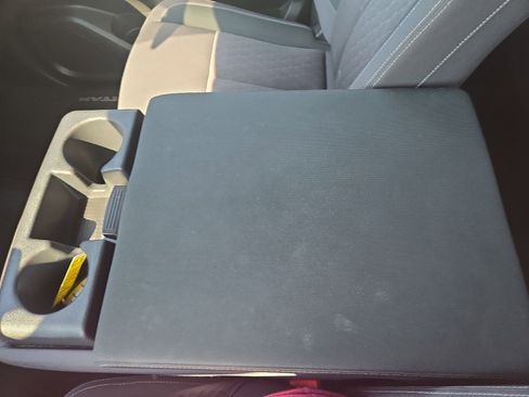 Used 2024 Nissan Titan SV image 18