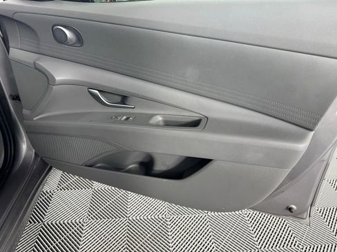 Used 2022 Hyundai Elantra SEL image 28