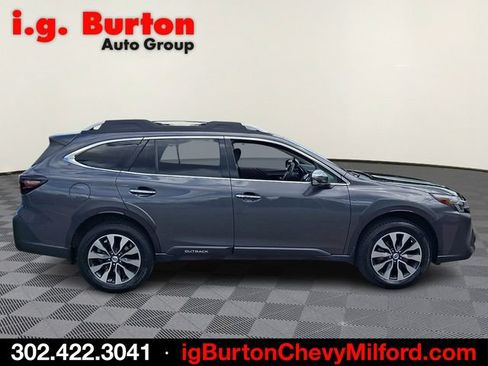 Used 2023 Subaru Outback Touring AWD/4WD image 7
