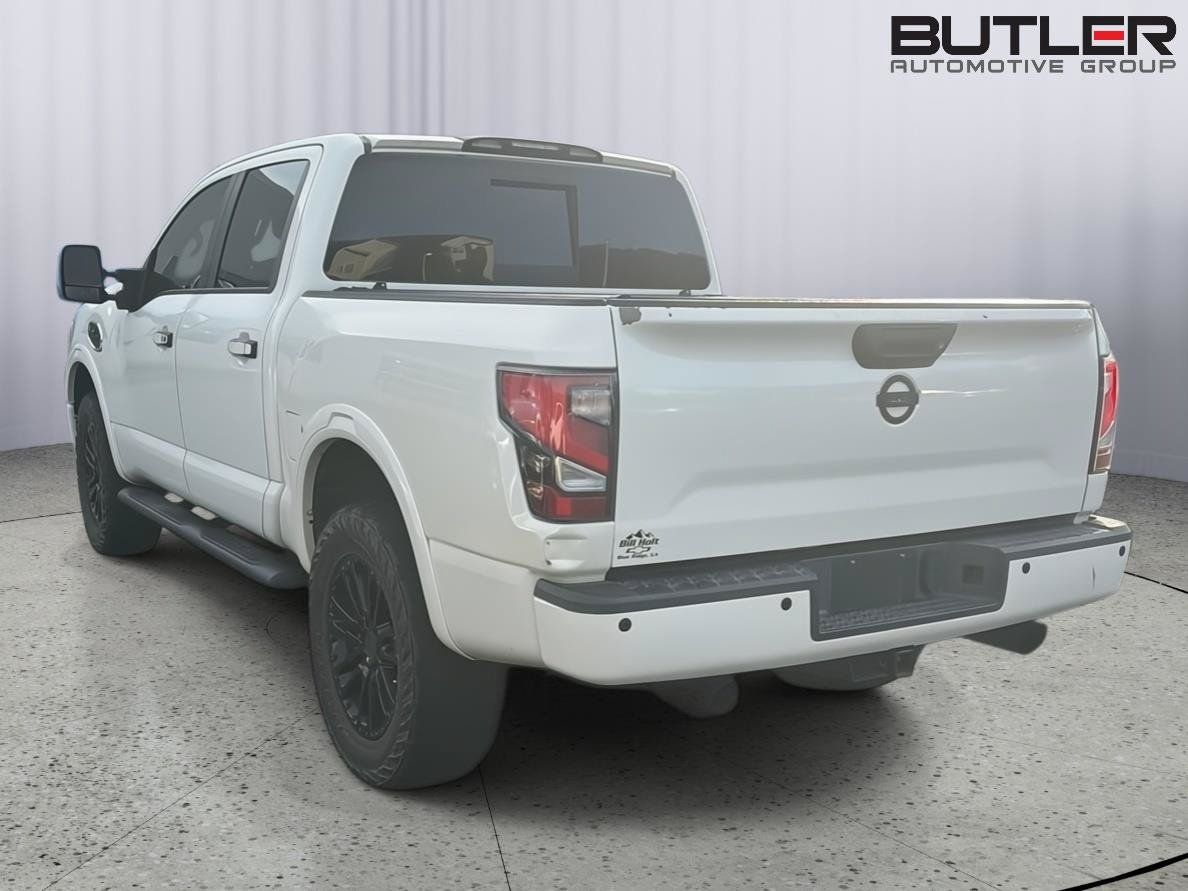 Used 2017 Nissan Titan PRO-4X AWD/4WD image 8