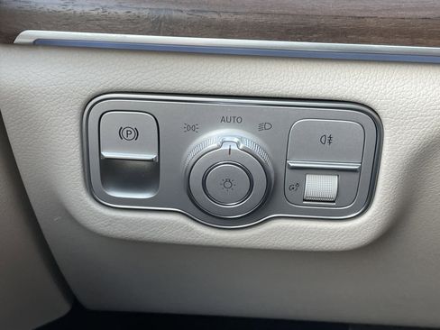 New 2026 Mercedes-Benz GLS 450 4MATIC image 23