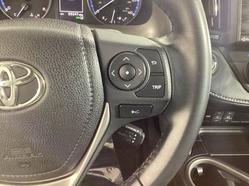 Used 2018 Toyota RAV4 XLE image 20