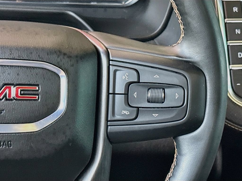 Used 2024 GMC Yukon AT4 w/ Technology Package AWD/4WD image 12