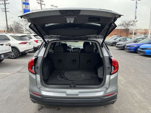 Used 2023 GMC Terrain SLE w/ Driver Convenience Package image 21