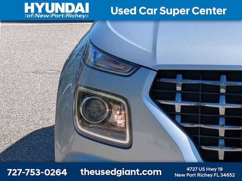 Used 2026 Hyundai Venue SEL FWD image 9