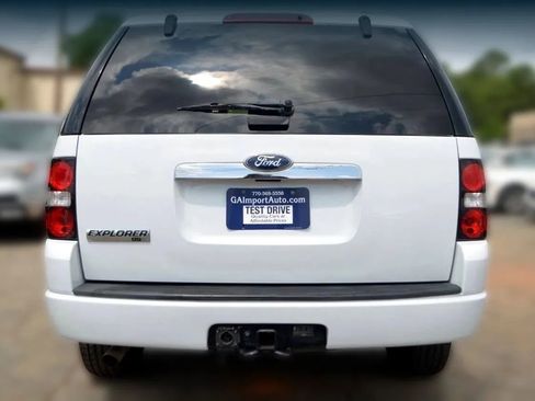 Used 2010 Ford Explorer XLT image 9