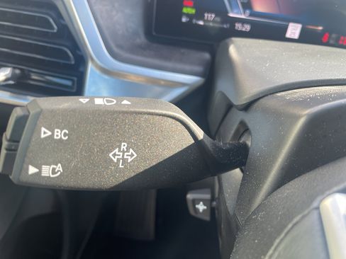 Used 2025 BMW X5 xDrive40i w/ Climate Comfort Package image 27