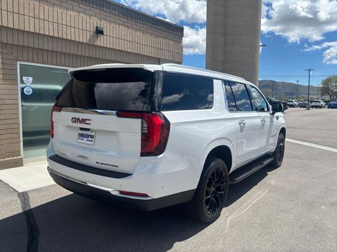 Used 2025 GMC Yukon XL Elevation w/ Elevation Premium Package image 3