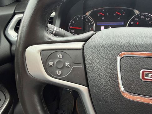 Used 2020 GMC Acadia SLT w/ LPO, Floor Liner Package AWD/4WD image 16