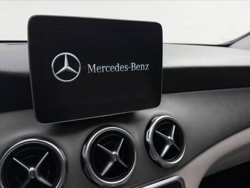 Used 2019 Mercedes-Benz GLA 250 image 22