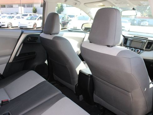 Used 2013 Toyota RAV4 LE FWD image 18