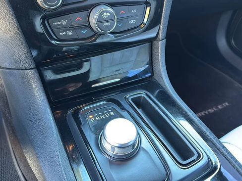 Used 2018 Chrysler 300 S image 16