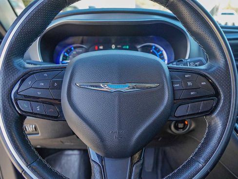 Used 2020 Chrysler Pacifica Limited w/ S Appearance Package image 13
