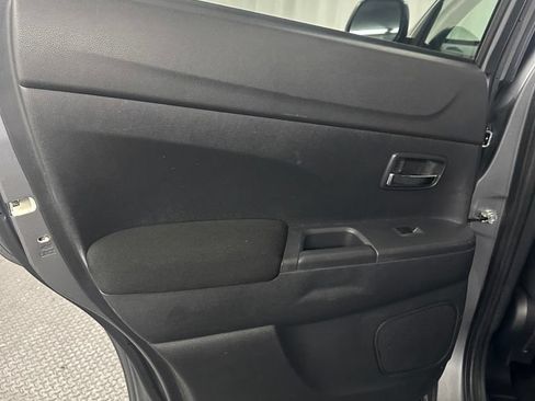 Used 2020 Mitsubishi Outlander Sport ES FWD image 21