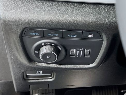 Used 2025 Jeep Grand Cherokee Limited 4xe AWD/4WD image 10