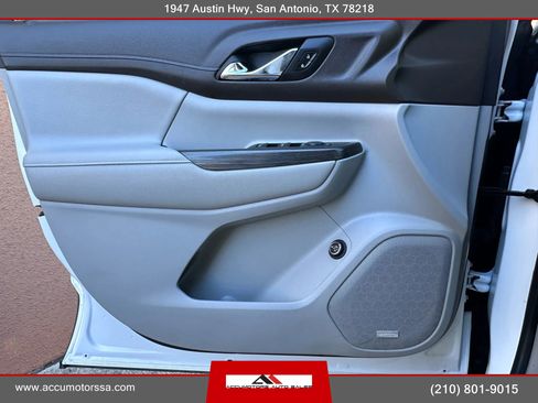 Used 2021 GMC Acadia SLT image 22