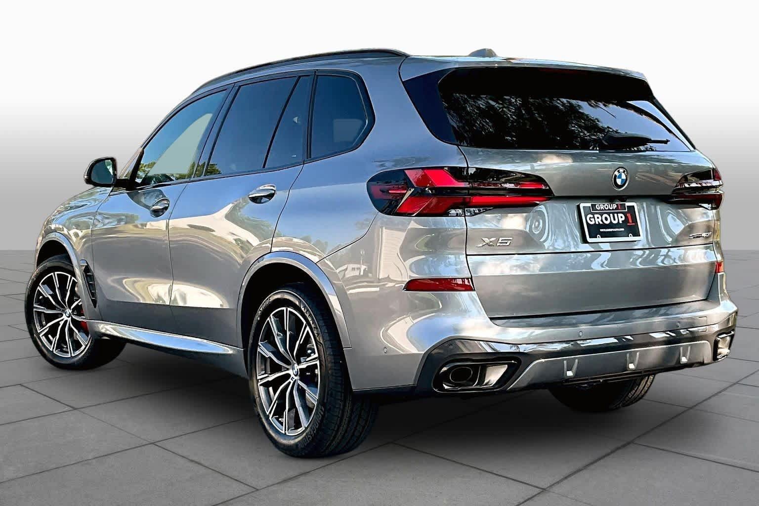 Used 2026 BMW X5 sDrive40i w/ M Sport Package RWD image 12