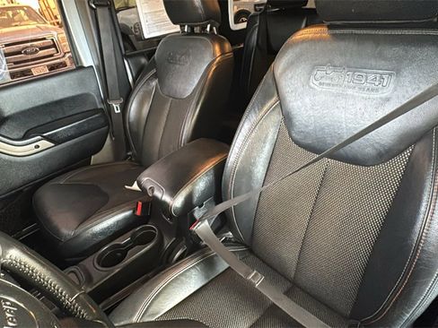 Used 2016 Jeep Wrangler Unlimited Sahara image 22