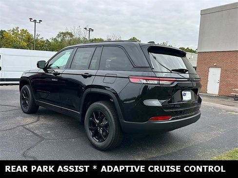 New 2025 Jeep Grand Cherokee Altitude image 5