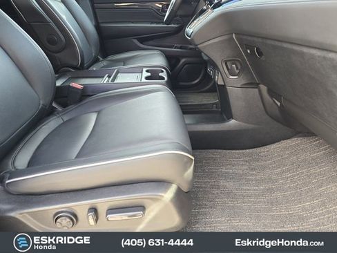 Used 2025 Honda Odyssey Touring image 16