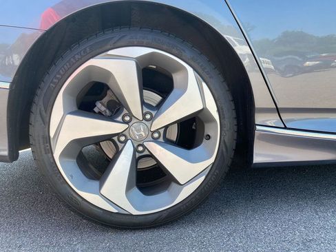Used 2020 Honda Accord Touring image 30