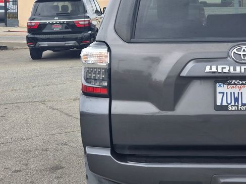 Used 2016 Toyota 4Runner SR5 w/ Convenience Package image 7