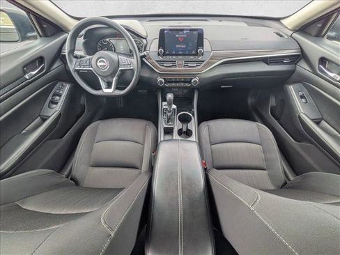 Used 2024 Nissan Altima 2.5 SV image 17
