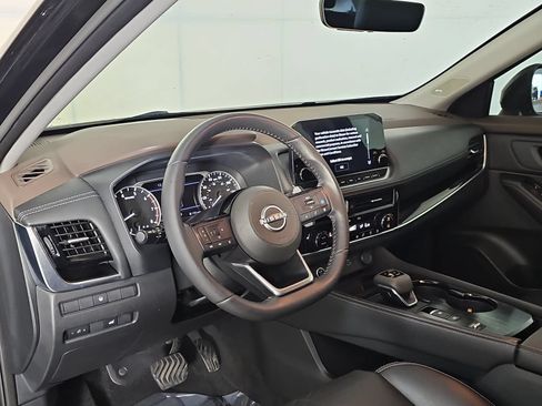 Certified 2022 Nissan Rogue SL w/ SL Premium Package FWD image 16