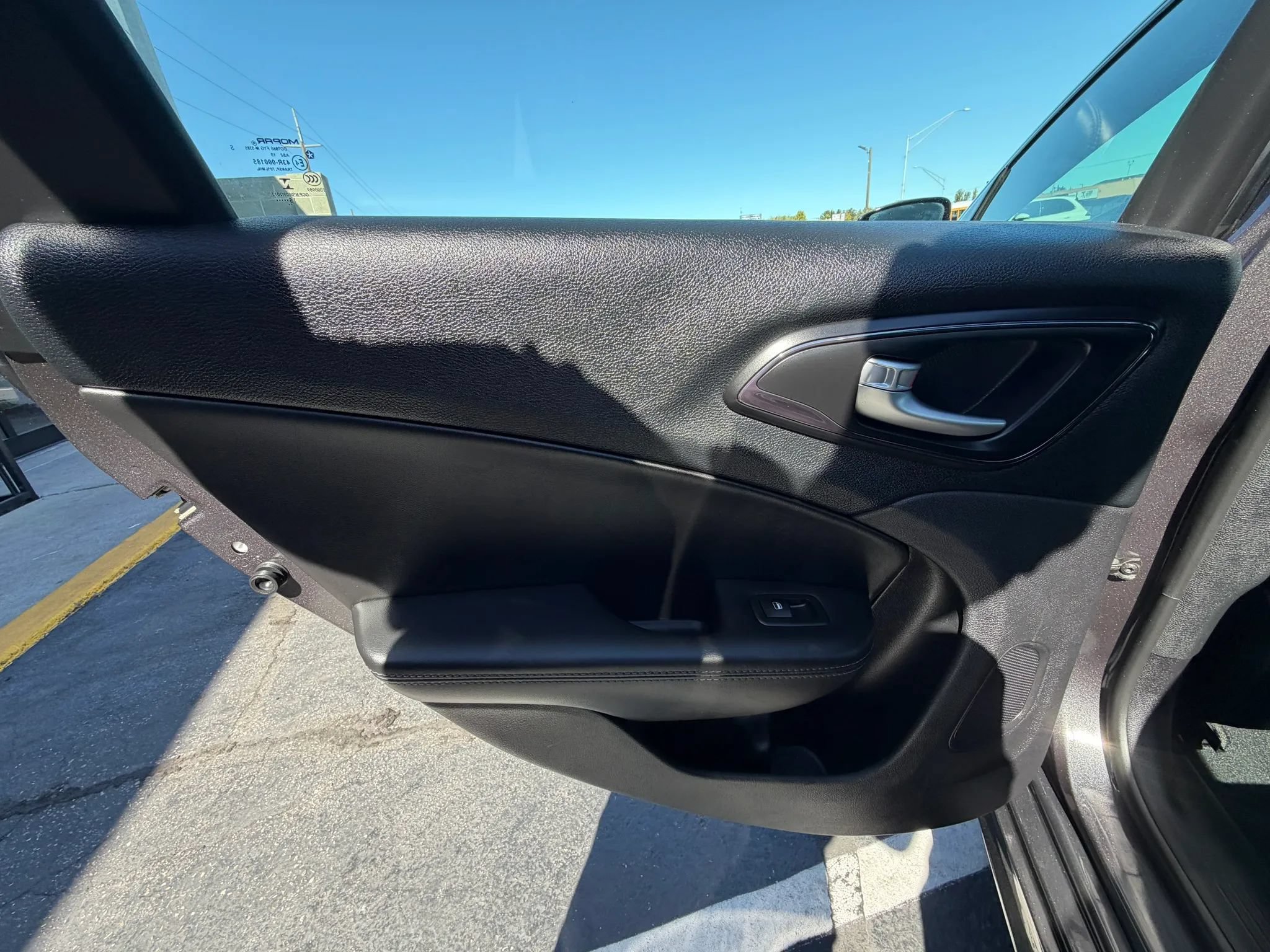 Used 2016 Chrysler 200 S FWD image 19