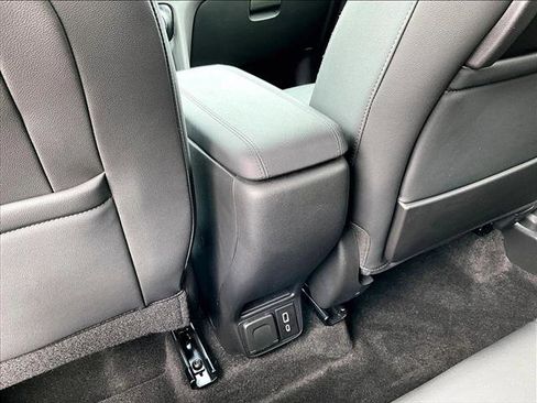 Used 2021 Buick Encore GX Essence w/ Sport Touring Package FWD image 22