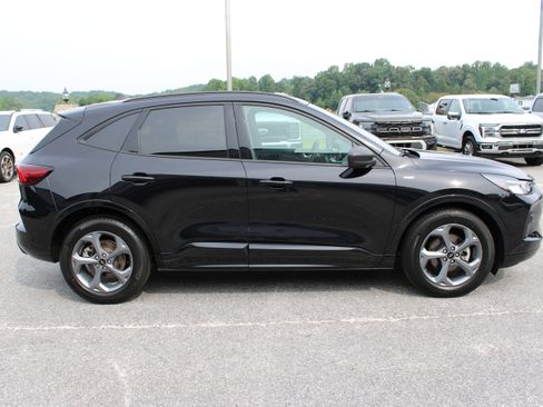 Used 2023 Ford Escape ST-Line w/ Tech Pack #1 FWD image 5