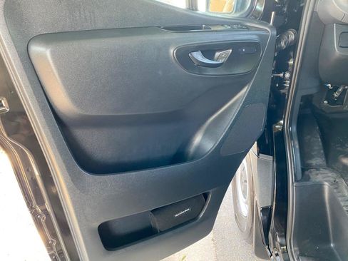 Used 2025 Mercedes-Benz Sprinter 2500 image 24