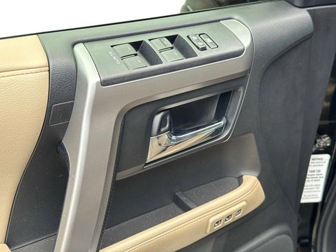 Used 2017 Toyota 4Runner Limited AWD/4WD image 20
