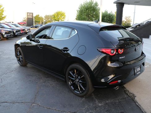 Used 2025 MAZDA MAZDA3 2.5 S Hatchback w/ Premium Pkg FWD image 3